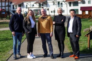 Foto von unserem Vorstand. Von links: Markus Meier, Patrizia Aundrup, Gerhard Gotthard, Sandra Heller und Dr. Nhiem Lu